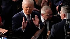 Başkan Donald Trump, 4 Mart 2025 Salı günü Washington'daki Kongre binasında Kongre'nin ortak oturumuna hitap ettikten sonra binadan ayrılıyor.