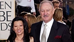 Schauspieler Gene Hackman und seine Frau Betsy Arakawa bei der Verleihung der Golden Globes im Jahr 2003
