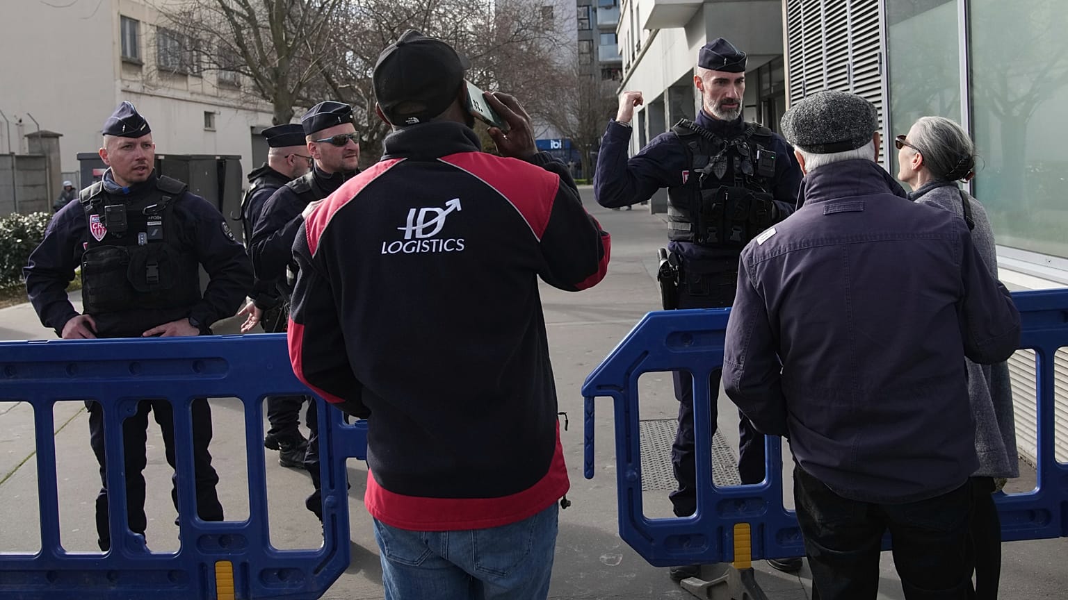 Les accès à la gare ont été perturbés durant plusieurs heures.