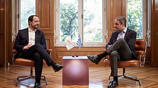 Ο πρωθυπουργός Κυριάκος Μητσοτάκης συνομιλεί με Πρόεδρο της Κυπριακής Δημοκρατίας Νίκο Χριστοδουλίδη κατά την διάρκεια της συνάντησής τους στο Μέγαρο Μαξίμου, το Σάββα