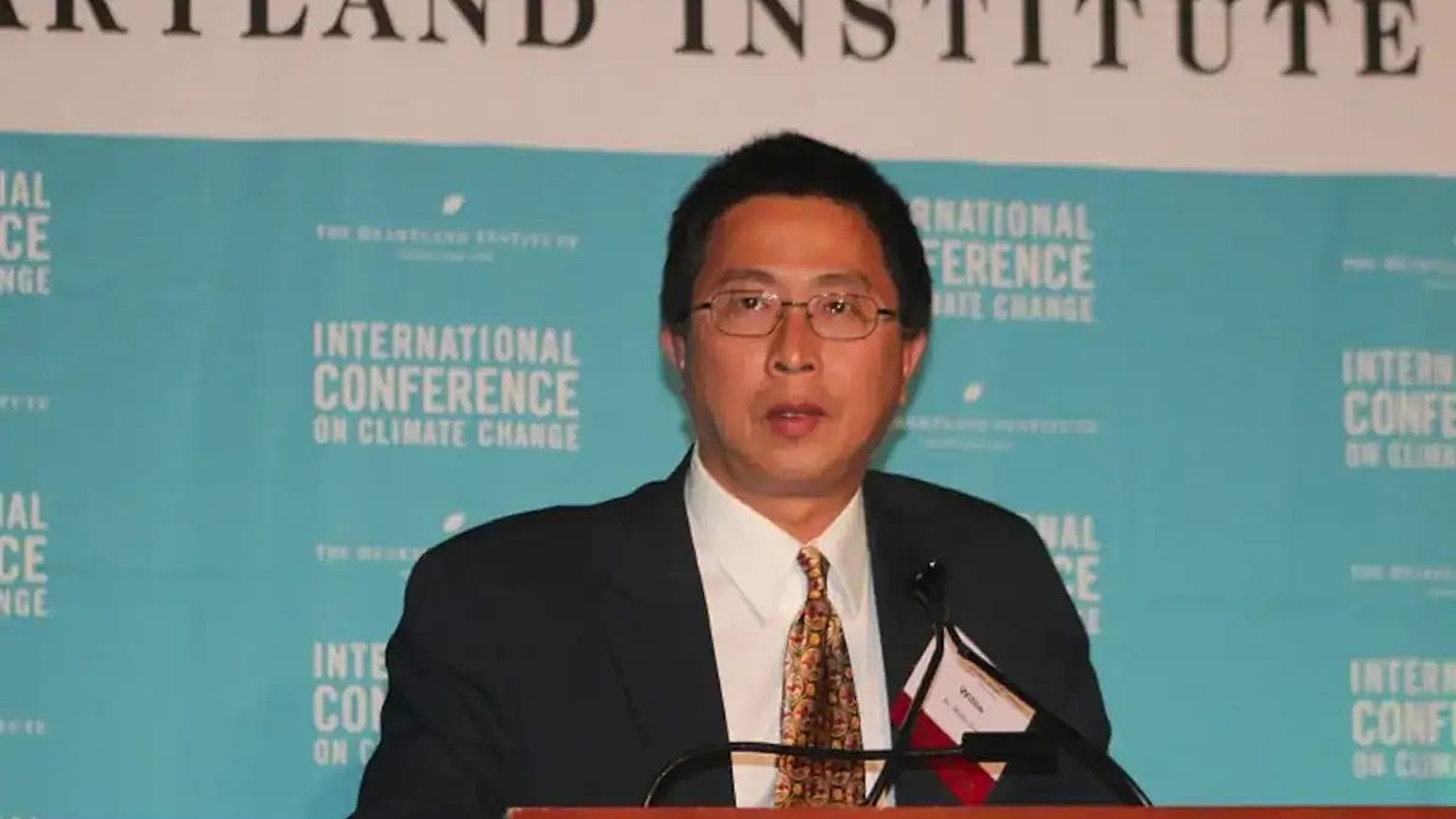 Dr. Willie Soon iklim krizini inkar etmesiyle de tanınıyor