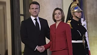 Fransa Cumhurbaşkanı Emmanuel Macron, Moldova Cumhurbaşkanı Maia Sandu'yu 10 Mart 2025 Pazartesi günü Paris'teki Elysee Sarayı'nda ağırlıyor.