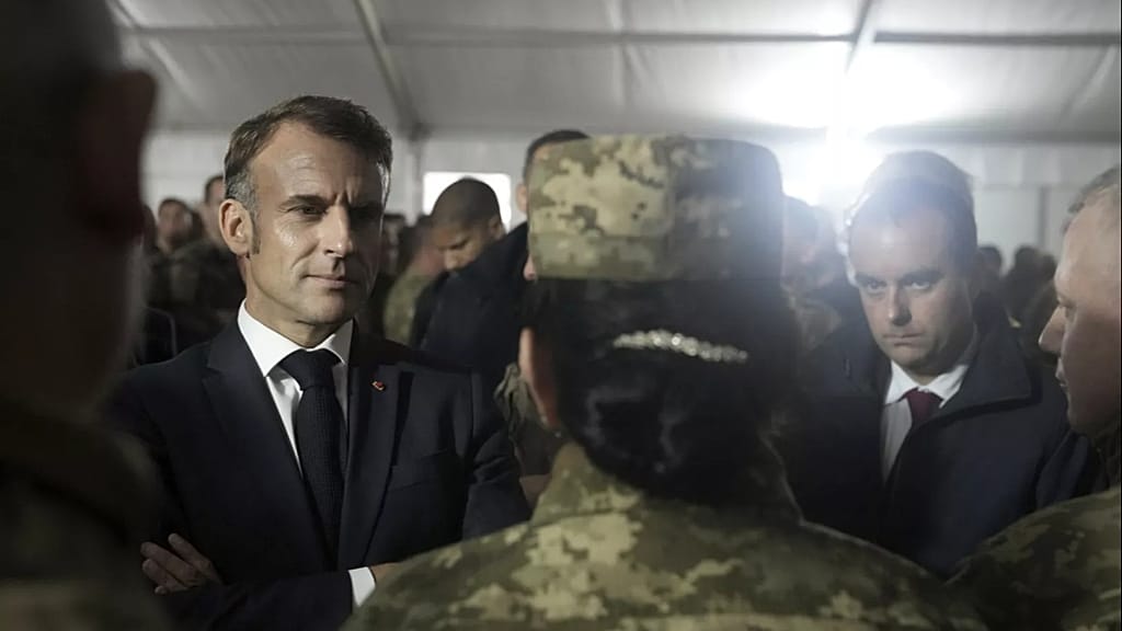 Crisp Siège Social De La Banque De La Défense | Macron Ne S’est Pas Engagé En Faveur De Montréal, Dit Fréchette View Art Crisp Siège Social De La Banque De La Défense | Macron Ne S’est Pas Engagé En Faveur De Montréal, Dit Fréchette View Art