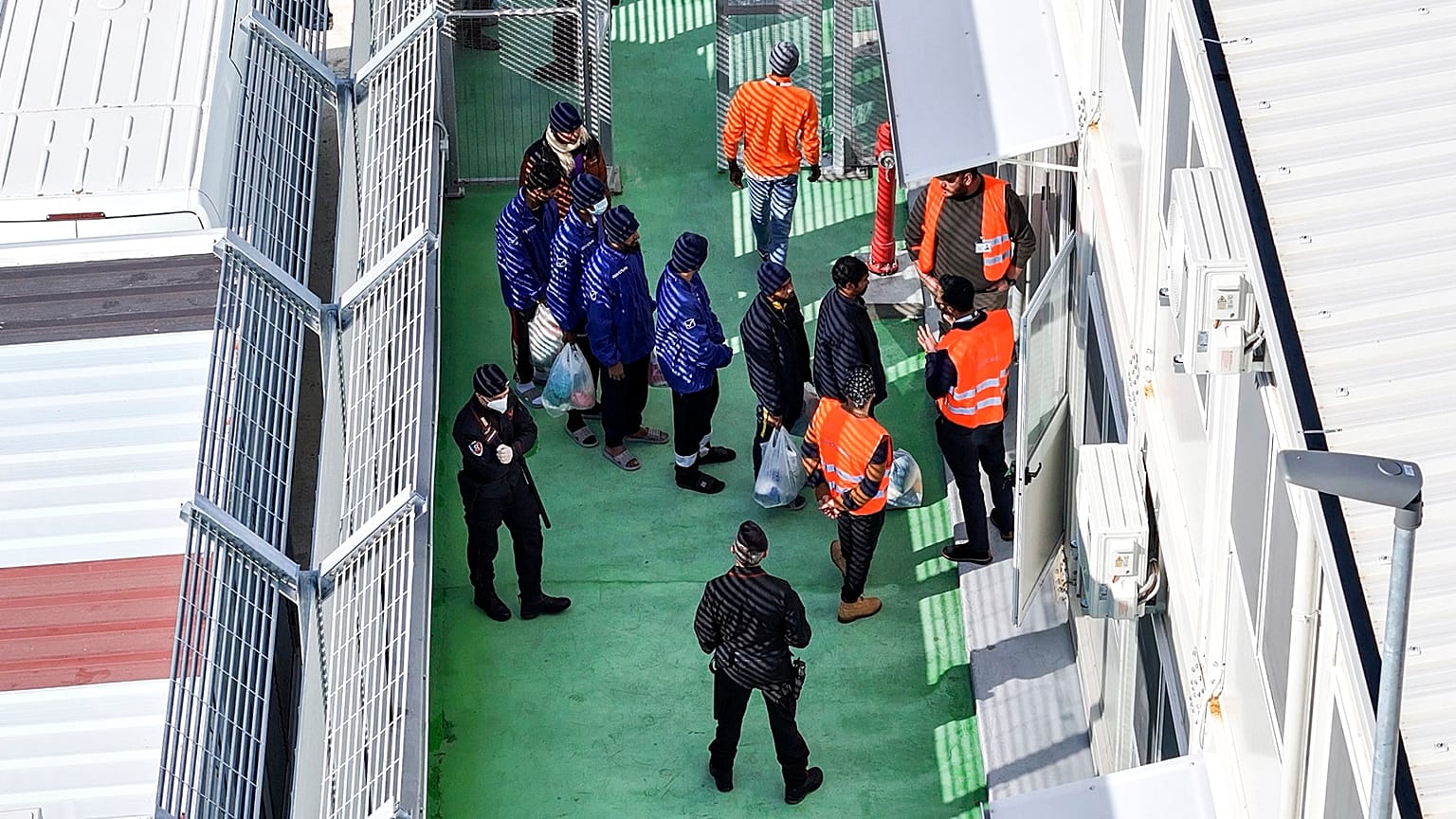 O novo regulamento estabelece as bases para a construção de campos de deportação.