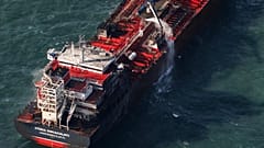 Повреждённый танкер Stena Immaculate на якоре у побережья Йоркшира в Северном море недалеко от Гримсби, Англия, 11 марта 2025 г. 