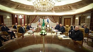 Die ukrainische und amerikanische Delegation bei den Gesprächen in Saudi-Arabien.