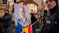 Ein Porträt von Calin Georgescu, dem Gewinner der ersten Runde der Präsidentschaftswahlen, die später vom Verfassungsgericht annulliert wurden, 5. März 2025. 