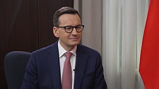 Morawiecki: "Por definição, não se deve confiar em nenhuma palavra que venha do Kremlin"