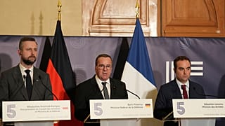 Die Verteidigungsminister Wladyslaw Kosiniak-Kamysz, Boris Pistorius und Sebastien Lecornu nahmen an einer Pressekonferenz in Paris teil