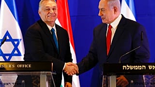 رئيس الوزراء المجري فيكتور أوربان، ورئيس الوزراء الإسرائيلي بنيامين نتنياهو يحضران مؤتمرًا صحفيًا بعد اجتماعهما في القدس، الثلاثاء 19 فبراير/شباط 2019. 