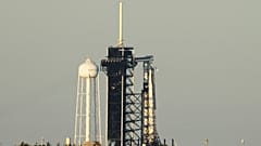Crew Dragon uzay aracında dört kişilik mürettebatı taşıyan SpaceX Falcon 9 roketi, Kennedy Uzay Merkezi'ndeki 39A pistinden fırlatılacaktı.