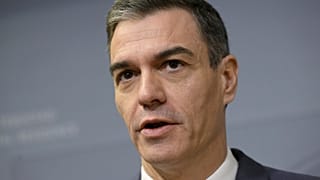 El presidente del Gobierno español, Pedro Sánchez, asiste a una conferencia de prensa conjunta con el primer ministro finlandés, Petteri Orpo.