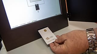 Uma cabina de voto na Bulgária.