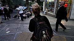 Mujer sin hiyab forzado en Irán