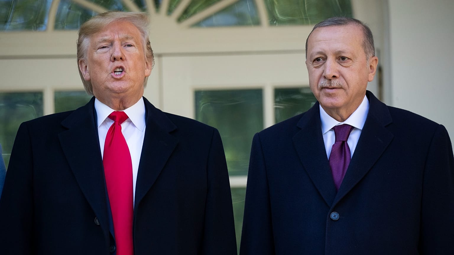 ABD Başkanı Donald Trump, 13 Kasım 2019 Çarşamba günü Washington'daki Beyaz Saray'ın Oval Ofisi'nde gerçekleşen görüşme öncesinde Türk mevkidaşı Recep Tayyip Erdoğan ile