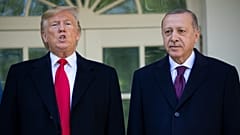 ABD Başkanı Donald Trump, 13 Kasım 2019 Çarşamba günü Washington'daki Beyaz Saray'ın Oval Ofisi'nde gerçekleşen görüşme öncesinde Türk mevkidaşı Recep Tayyip Erdoğan ile
