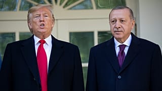 ABD Başkanı Donald Trump, 13 Kasım 2019 Çarşamba günü Washington'daki Beyaz Saray'ın Oval Ofisi'nde gerçekleşen görüşme öncesinde Türk mevkidaşı Recep Tayyip Erdoğan ile