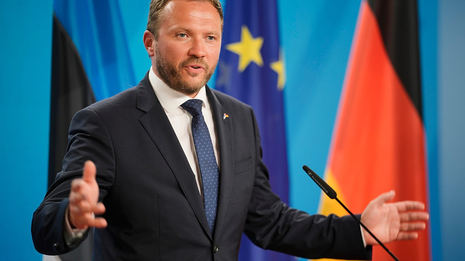 Margus Tsahkna munka közben.