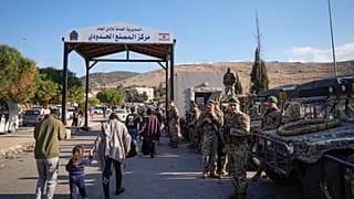 نقطة المصنع الحدودية مع سوريا والموجودة في سهل البقاع، لبنان، الأحد، 8 ديسمبر/كانون الأول 2024.