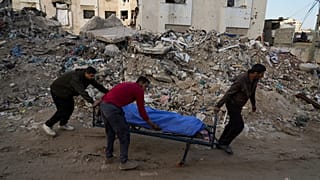 Israel lançou extensos ataques aéreos na Faixa de Gaza na terça-feira, 18 de março de 2025.