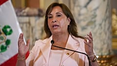 La presidenta peruana Dina Boluarte habla en el palacio de gobierno en Lima, Perú, el 29 de enero de 2025. 