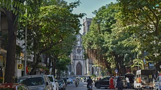 Con amplios bulevares y un lago, el Barrio Francés ofrece un poco más de espacio para respirar que el Casco Viejo.