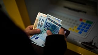 European households save €1.4 trillion annually compared to €800 billion in the US.