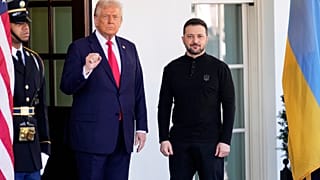 Presidente Donald Trump recebe o homólogo ucraniano, Volodymyr Zelenskyy, na Casa Branca em Washington, na sexta-feira, 28 de fevereiro de 2025.
