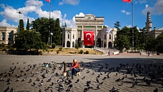 İstanbul Üniversitesi'nin ön cephesinden bir fotoğraf, 19 Temmuz 2016