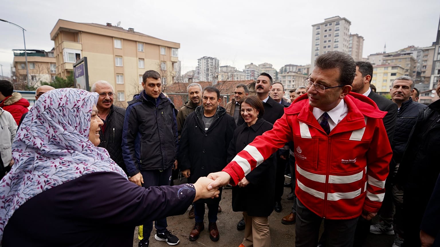 İBB Başkanı Ekrem İmamoğlu Maltepe'de bir şantiye sahasında, 25 Aralık 2024