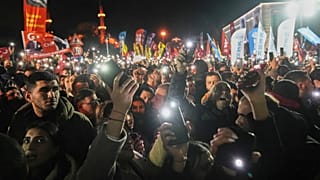 Протесты в Стамбуле в связи с арестом Экрема Имамоглу, мэра города и соперника Эрдогана