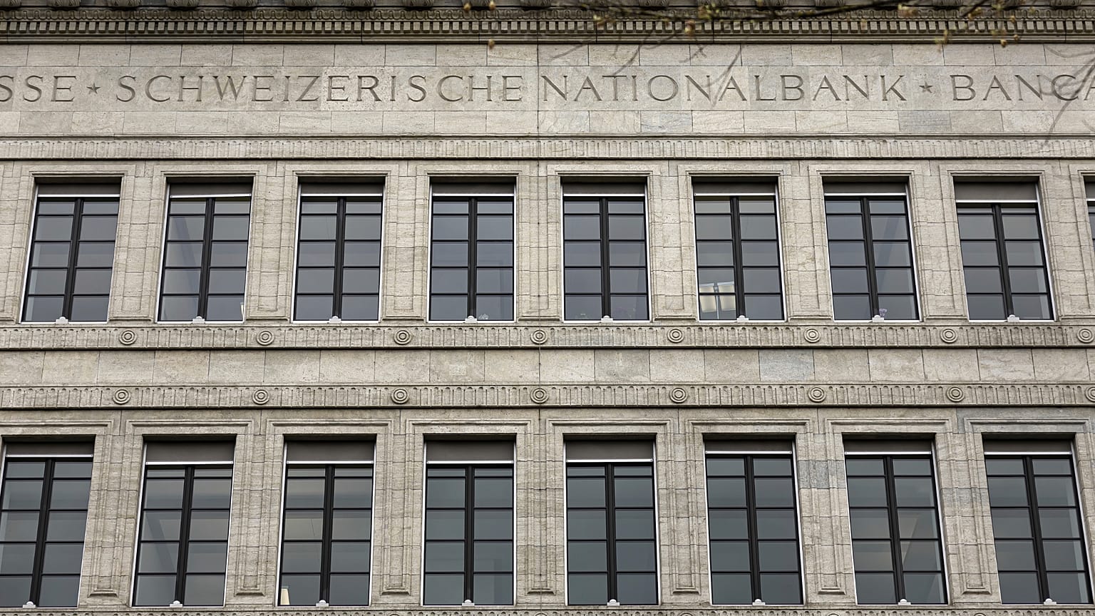 İsviçre'nin Zürih kentinde bulunan İsviçre Ulusal Bankası'nın 23 Mart 2023 Perşembe günkü cephesinden bir görünüm. 