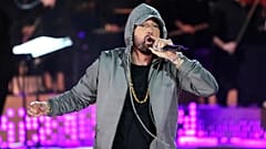 Yayınlanmamış Eminem müziği çalındı ve internette satıldı - eski stüdyo mühendisi suçlandı - Resimde: Eminem 2024'te sahne alıyor