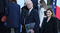 Ο Γάλλος υπουργός Οικονομικών Eric Lombard την Παρασκευή 3 Ιανουαρίου 2025 στο Μέγαρο των Ηλυσίων στο Παρίσι.