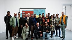 Grup bir araya geliyor: Pharrell Williams, Emmanuel Perrotin, Louise Thurin ve sergiye katılan diğer sanatçılar