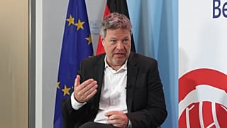 Vizekanzler und Bundesminister für Wirtschaft und Klimaschutz Robert Habeck im Gespräch mit Euronews, 19.03.2025, Berlin.