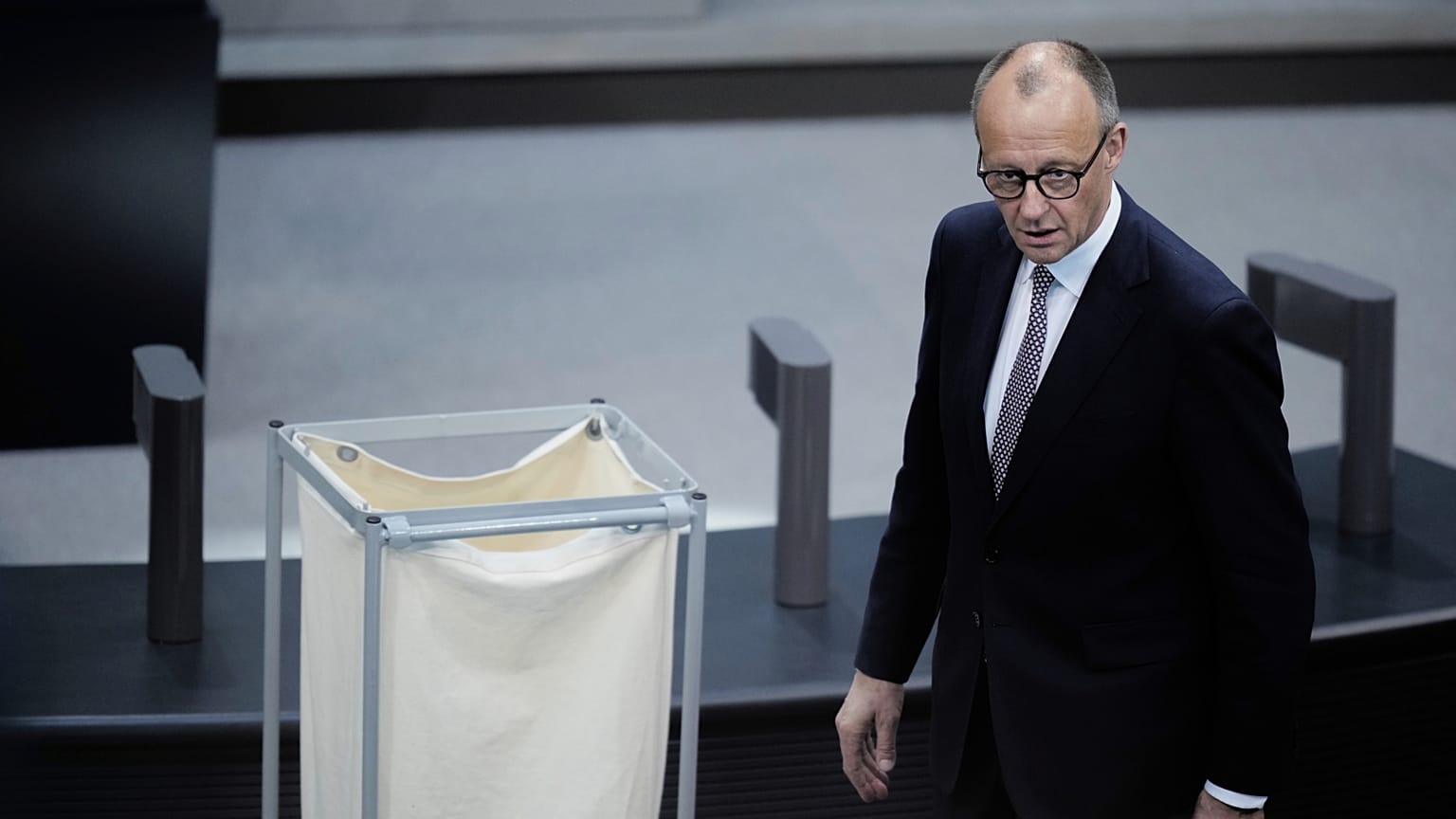 Friedrich Merz a Bundestagban, az adósságfék feloldásáról szóló szavazás után