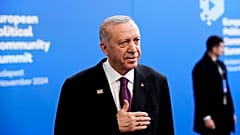 Erdoğan, 7 Kasım 2024 Perşembe günü Macaristan'ın Budapeşte kentindeki Puskas Arena'da düzenlenen Avrupa Siyasi Topluluğu (APC) Zirvesi'nde.