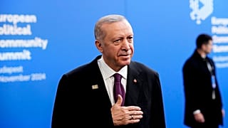Erdoğan, 7 Kasım 2024 Perşembe günü Macaristan'ın Budapeşte kentindeki Puskas Arena'da düzenlenen Avrupa Siyasi Topluluğu (APC) Zirvesi'nde.