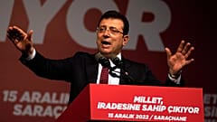 Istanbul Mayor Ekrem İmamoğlu speaks to his supporters in front of the municipal building in Istanbul, 15 December, 2022