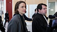 L'actrice française Adèle Haenel quitte la salle d'audience à Paris, lundi 3 février 2025, après le verdict du cinéaste Christophe Ruggia