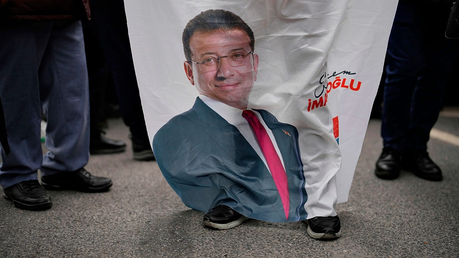 Ekrem İmamoğlu foi detido sob acusações que descreveu como tendo motivações políticas.