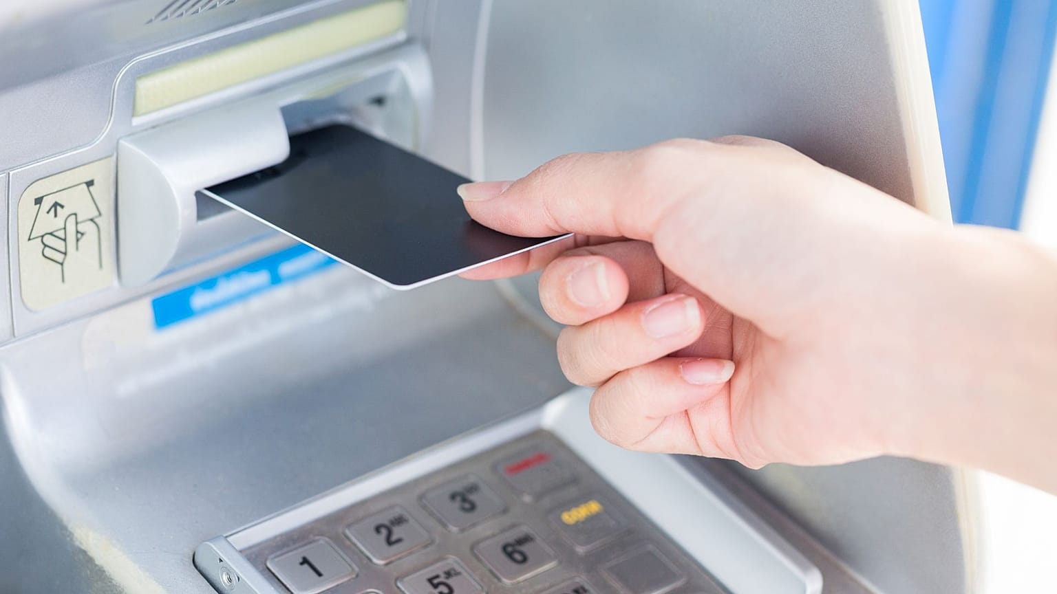 Vários países estão a considerar a possibilidade de introduzir uma versão digital da sua moeda