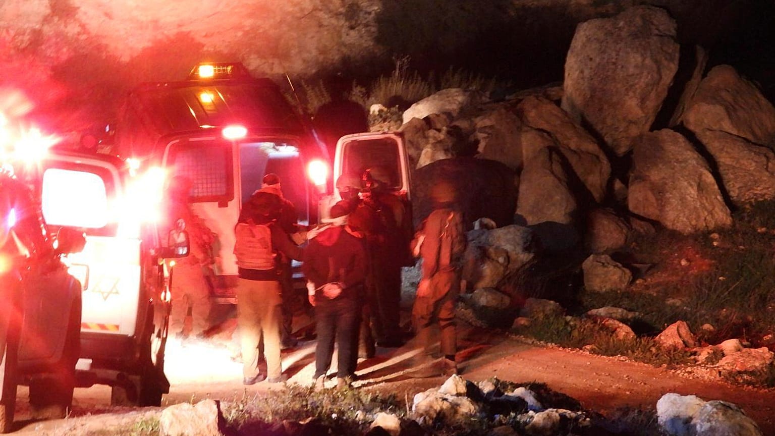 Oscar ödüllü No Other Land belgeselinin Filistinli ortak yönetmeni Hamdan Ballal, İsrail'in işgali altındaki Batı Şeria'daki evinden İsrail askeri tarafından gözaltına alındı, 24.03.25