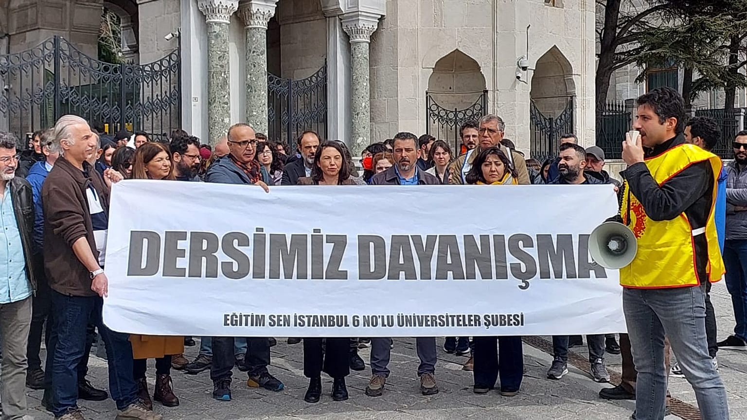 İstanbul Üniversitesi'nde akademisyenlerin eylemi