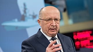 Andrius Kubilius, commissaire européen chargé de la défense et de l'espace.