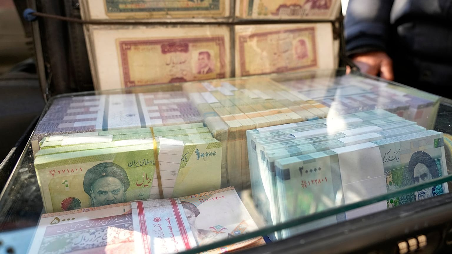 نرخ ارز در ایران