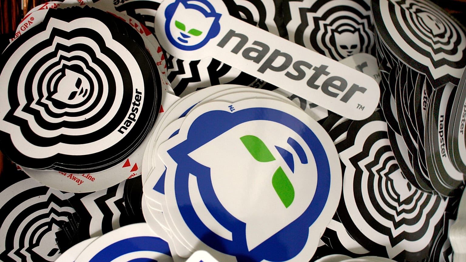 Napster kapatıldıktan 20 yıl sonra 207 milyon dolara satıldı 