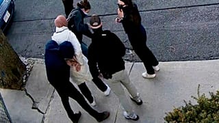 Tufts Üniversitesi'nde doktora öğrencisi olan Rumeysa Ozturk, 25 Mart 2025 Salı günü Sommerville şehrinde İç Güvenlik Bakanlığı ajanları tarafından gözaltına alındı.