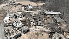 Ausgebrannte Häuser in einem zerstörten Dorf sind in Uiseong, Südkorea, am Donnerstag, 27. März 2025, zu sehen.